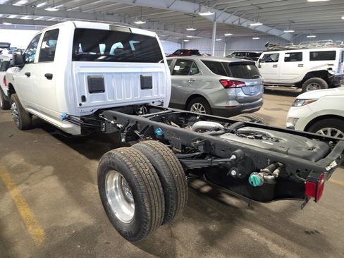 Used 2025 RAM 3500 Tradesman w/ Chrome Appearance Group AWD/4WD image 6