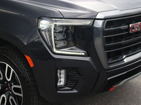 Used 2023 GMC Yukon AT4 w/ AT4 Premium Package image 9