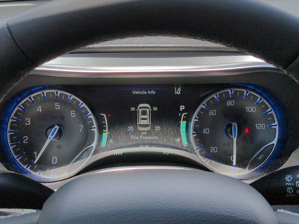 Used 2026 Chrysler Pacifica Limited FWD image 28