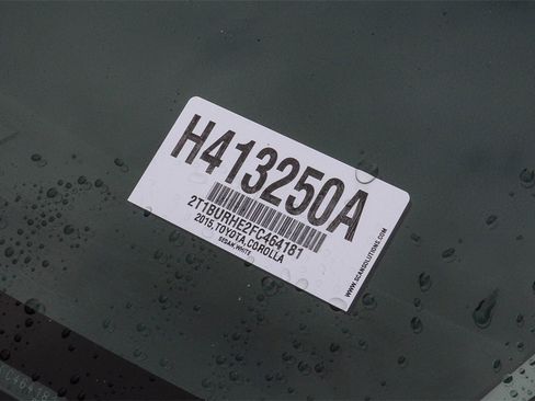 Used 2015 Toyota Corolla LE image 28