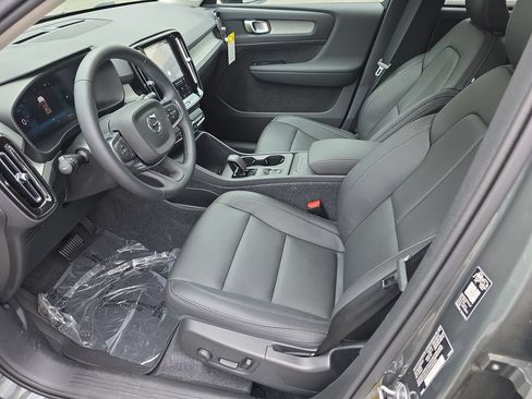 New 2026 Volvo XC40 B5 Core w/ Protection Package Premier AWD/4WD image 8