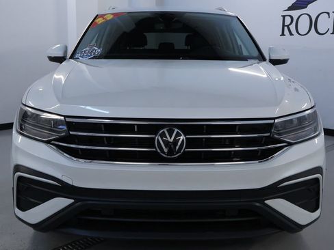 Used 2023 Volkswagen Tiguan SE image 2