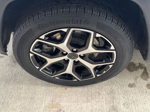 Used 2025 Jeep Compass Limited image 30