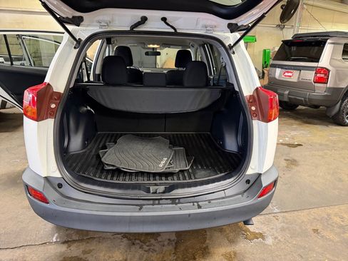 Used 2015 Toyota RAV4 LE image 17