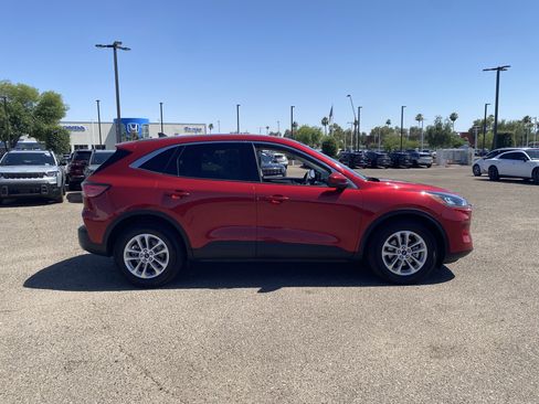 Used 2021 Ford Escape SE FWD image 7