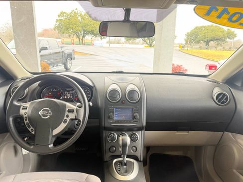 Used 2011 Nissan Rogue SV w/ Premium Pkg image 9