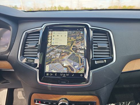 Used 2024 Volvo XC90 B6 Plus w/ Protection Package Premier image 24