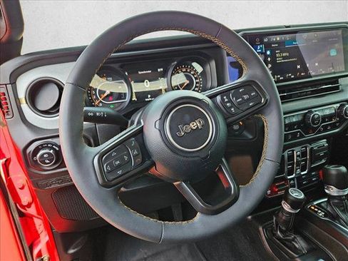 Used 2024 Jeep Gladiator Sport AWD/4WD image 12