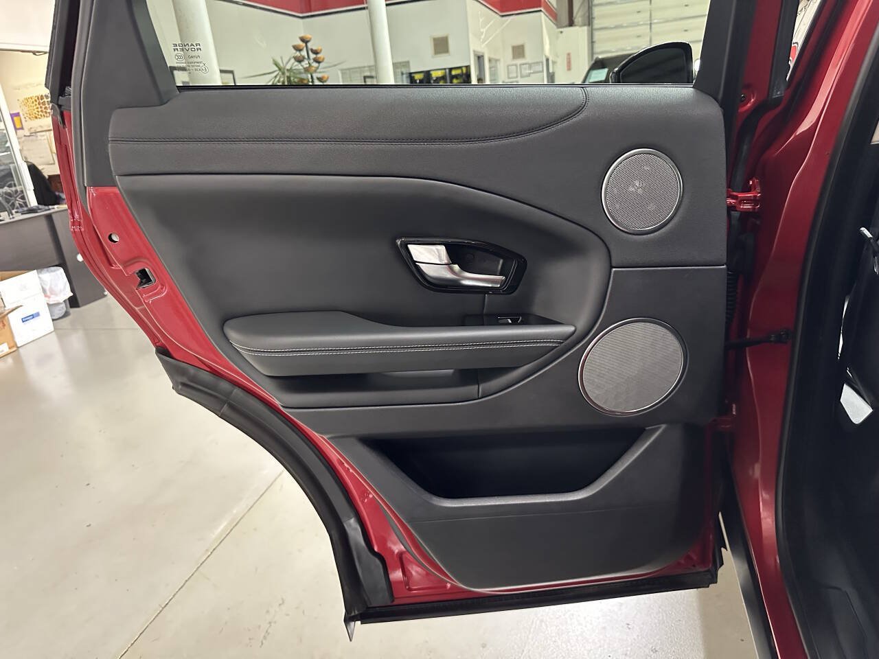 Used 2019 Land Rover Range Rover Evoque HSE AWD/4WD image 12