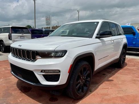 Used 2022 Jeep Grand Cherokee Limited AWD/4WD image 1
