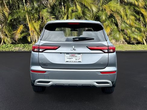 Used 2023 Mitsubishi Outlander SE FWD image 6