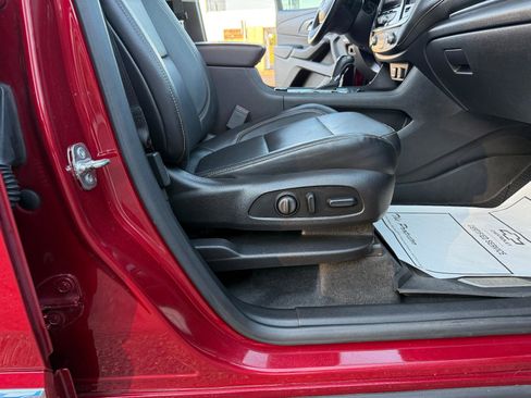 Used 2019 Chevrolet Traverse Premier image 18