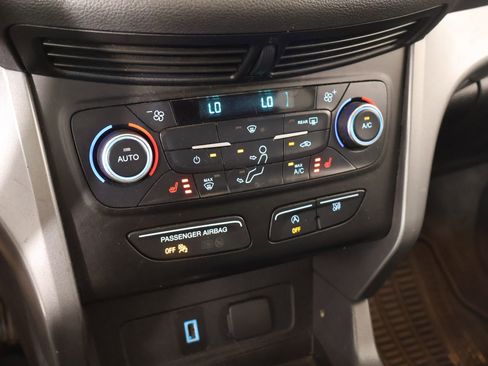 Used 2017 Ford Escape SE w/ Equipment Group 201A image 7