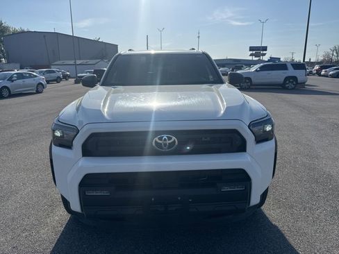 Used 2025 Toyota 4Runner SR5 image 8