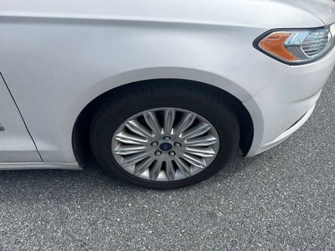 Used 2013 Ford Fusion Energi SE FWD image 2