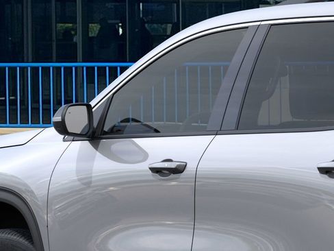 New 2026 Chevrolet Traverse LT image 12