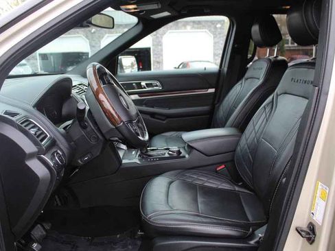 Used 2017 Ford Explorer Platinum AWD/4WD image 21