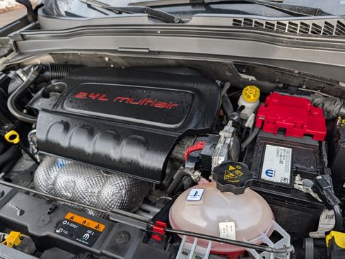 Used 2020 Jeep Renegade Altitude image 30