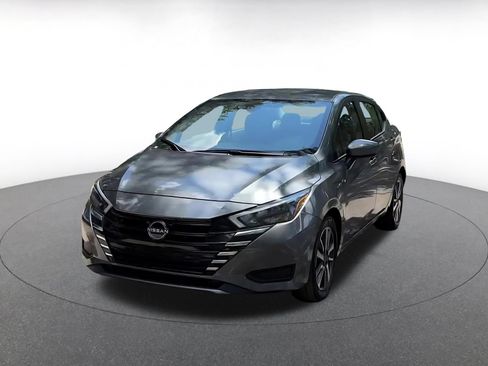 Used 2025 Nissan Versa SV FWD image 8