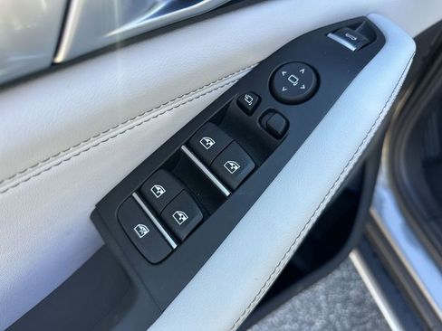 Certified 2024 BMW X5 sDrive40i w/ Premium Package image 17