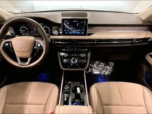 Used 2022 Lincoln Corsair FWD w/ Premium Package image 17