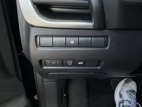 Used 2025 Nissan Rogue SV FWD image 20