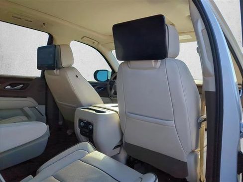 Used 2021 GMC Yukon Denali w/ LPO, Illumination Package image 17