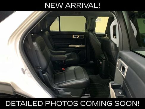 Used 2022 Ford Explorer XLT w/ Equipment Group 202A AWD/4WD image 14
