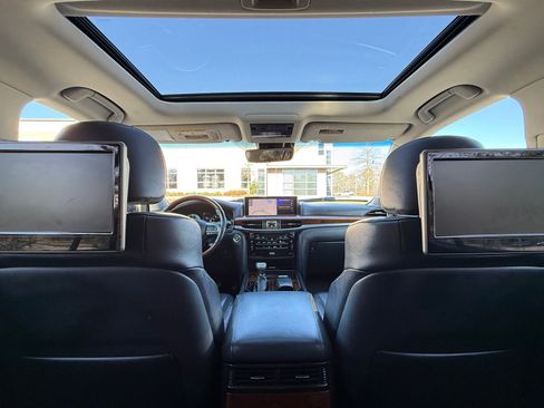 Used 2018 Lexus LX 570 4WD w/ Luxury Package image 33