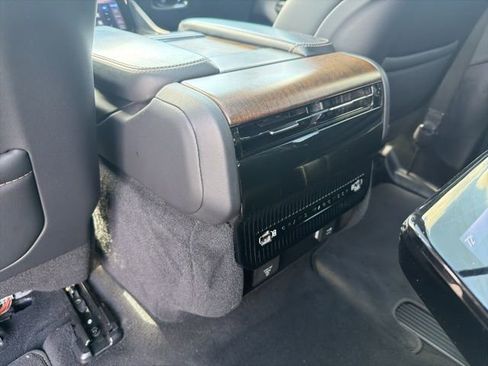 Used 2023 Jeep Grand Wagoneer Series II image 31