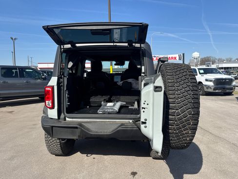 Used 2024 Ford Bronco Black Diamond w/ Sasquatch Package image 17