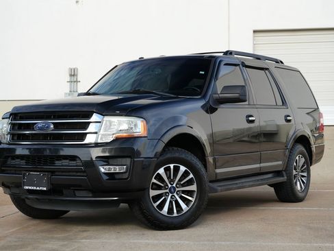 Used 2015 Ford Expedition XLT RWD image 2