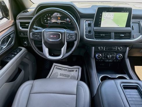 Used 2024 GMC Yukon XL SLT w/ SLT Premium Package AWD/4WD image 28