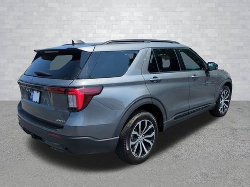 Certified 2026 Ford Explorer ST-Line AWD/4WD image 5