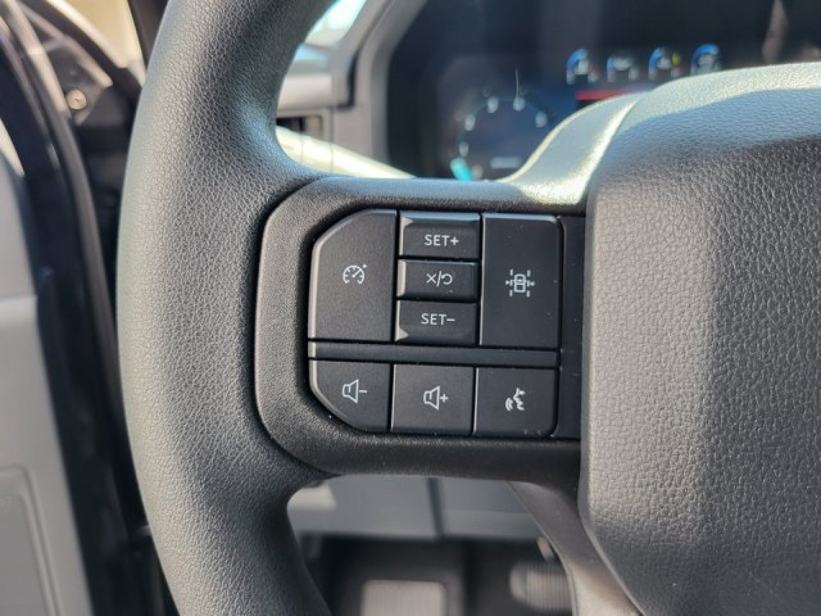 Used 2025 Ford F150 STX w/ Equipment Group 200A RWD image 17