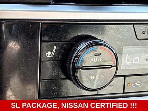 Used 2022 Nissan Pathfinder SL AWD/4WD image 29