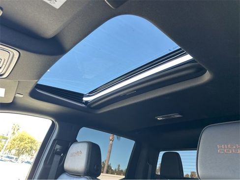 Used 2023 Chevrolet Silverado 1500 High Country w/ Z71 Off-Road Package image 15