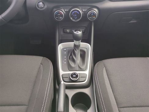 New 2025 Hyundai Venue SEL image 21