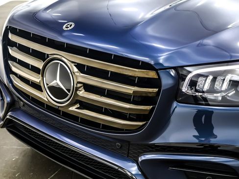 Certified 2025 Mercedes-Benz GLS 450 4MATIC image 14