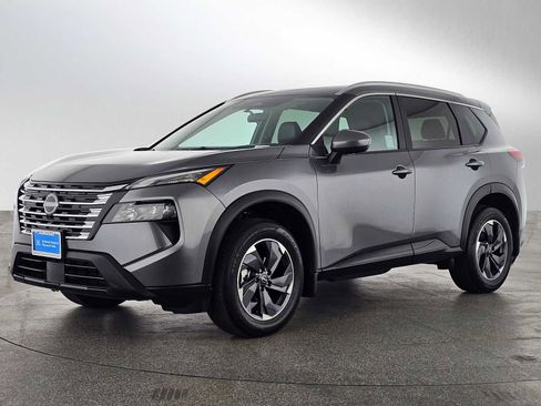 Used 2025 Nissan Rogue SV w/ SV Premium Package image 7