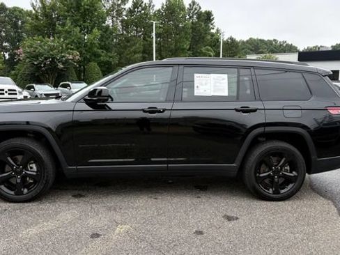 Used 2022 Jeep Grand Cherokee L Limited w/ Luxury Tech Group II AWD/4WD image 3