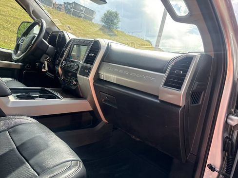 Used 2019 Ford F250 Lariat w/ Tow Technology Bundle AWD/4WD image 28
