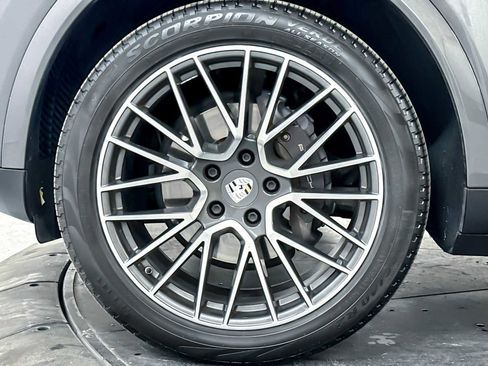 Used 2019 Porsche Cayenne image 27