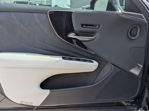 Used 2023 Lexus LS 500 w/ Interior Upgrade Package image 9