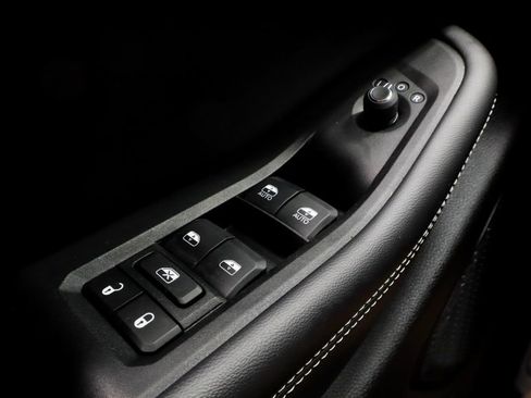 Used 2024 Jeep Grand Cherokee Altitude image 27