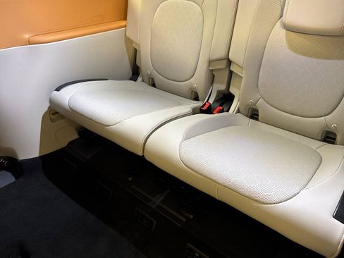 New 2025 Volkswagen ID. Buzz 1st Edition image 14