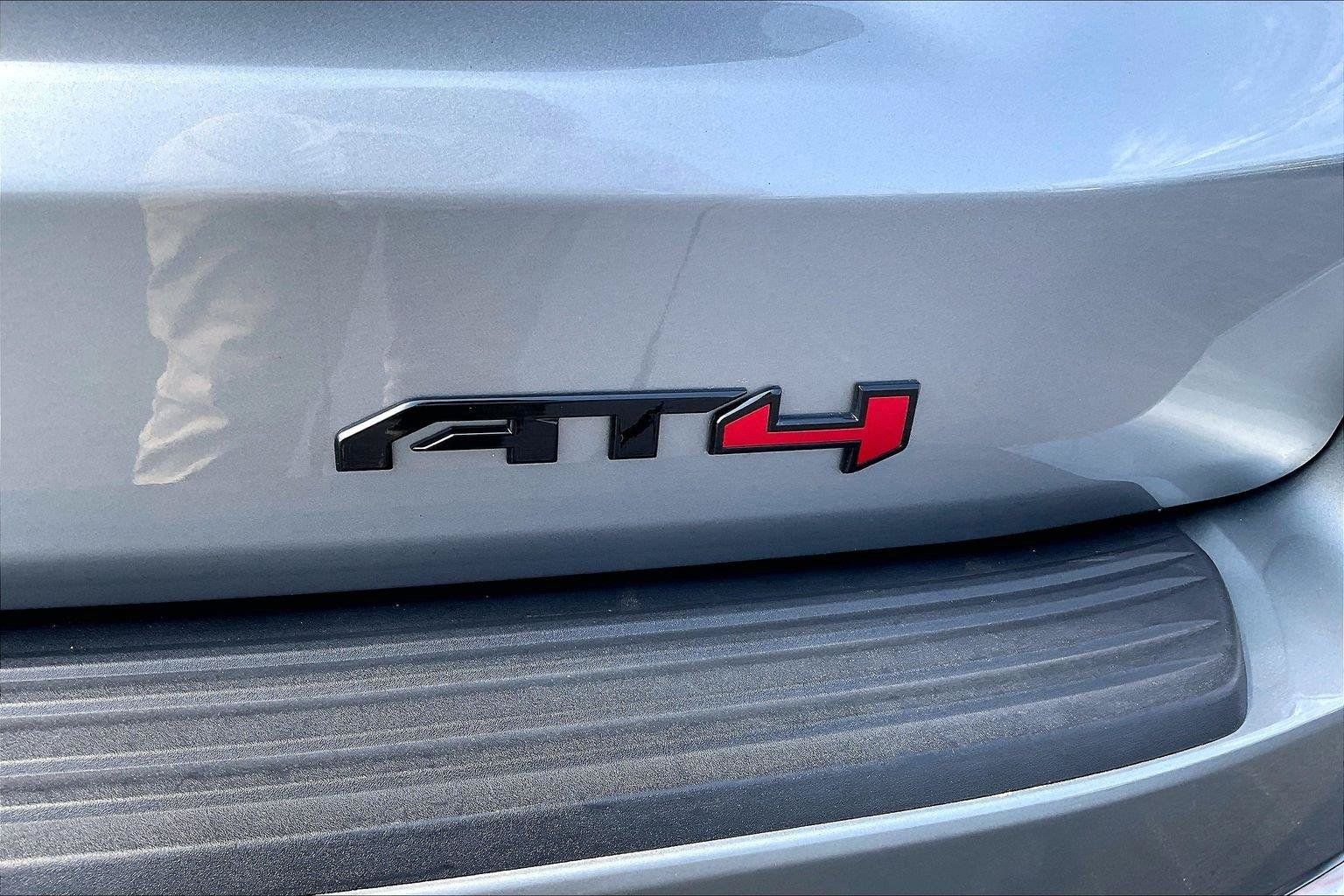 Used 2024 GMC Yukon AT4 w/ AT4 Premium Plus Package AWD/4WD image 9