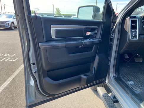 Used 2022 RAM 1500 Warlock w/ Ceramic Grey Warlock Package AWD/4WD image 8