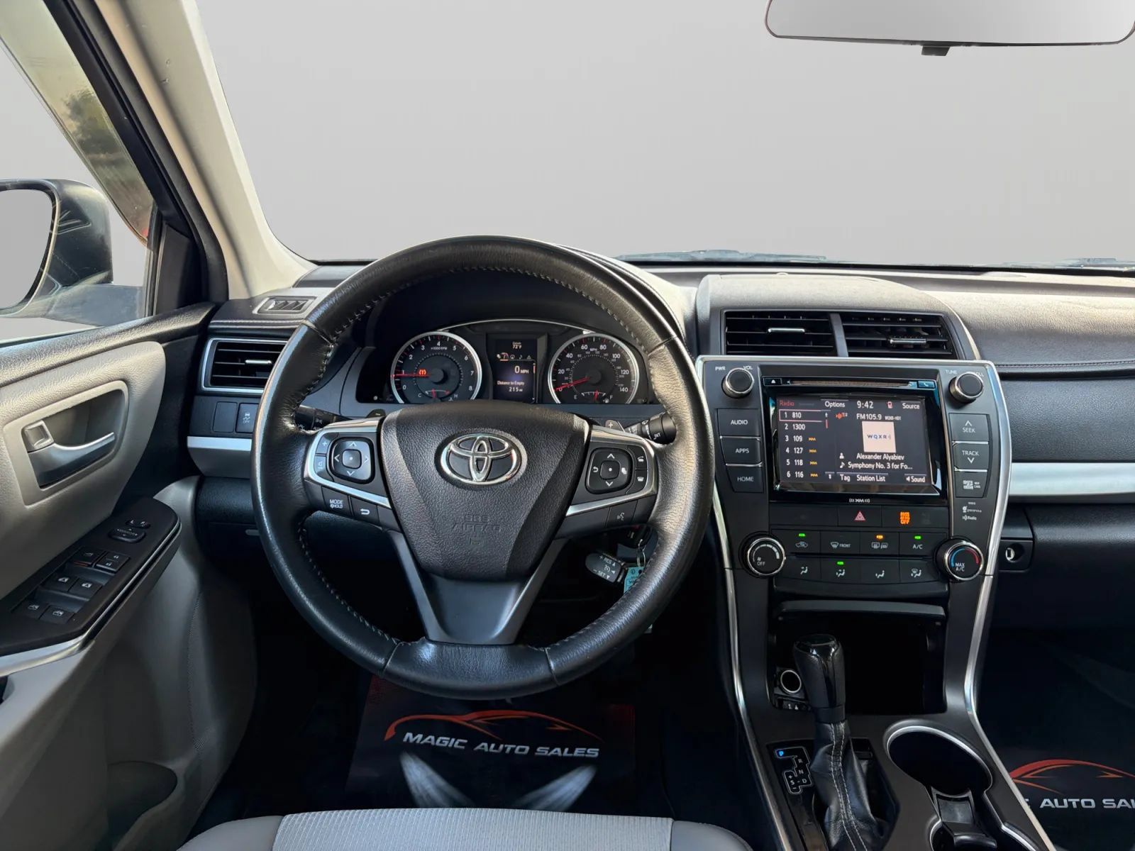 Used 2017 Toyota Camry SE FWD image 25