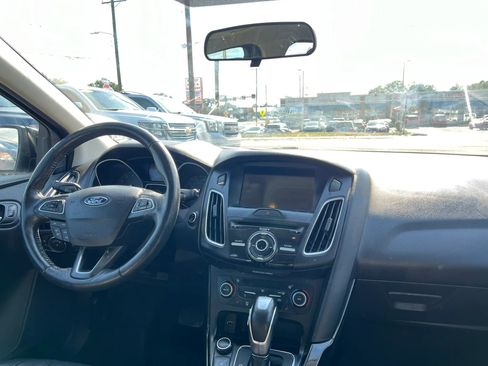 Used 2017 Ford Focus Titanium FWD image 11